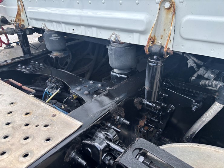 2018-freightliner-cascadia-126-image-58