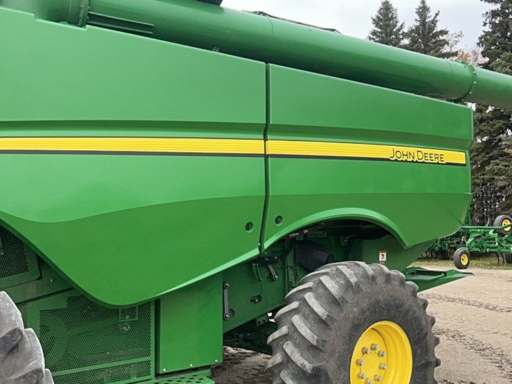 2014-john-deere-s680-image-37