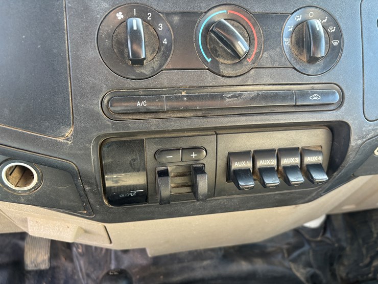 2008-ford-f350-image-33