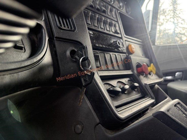 2017-international-prostar-image-53