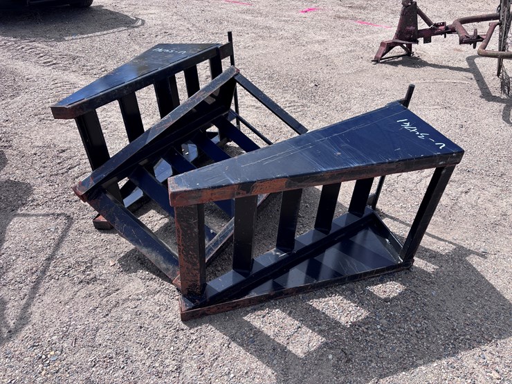 #1717-•-3-trailer-ramps-image-1