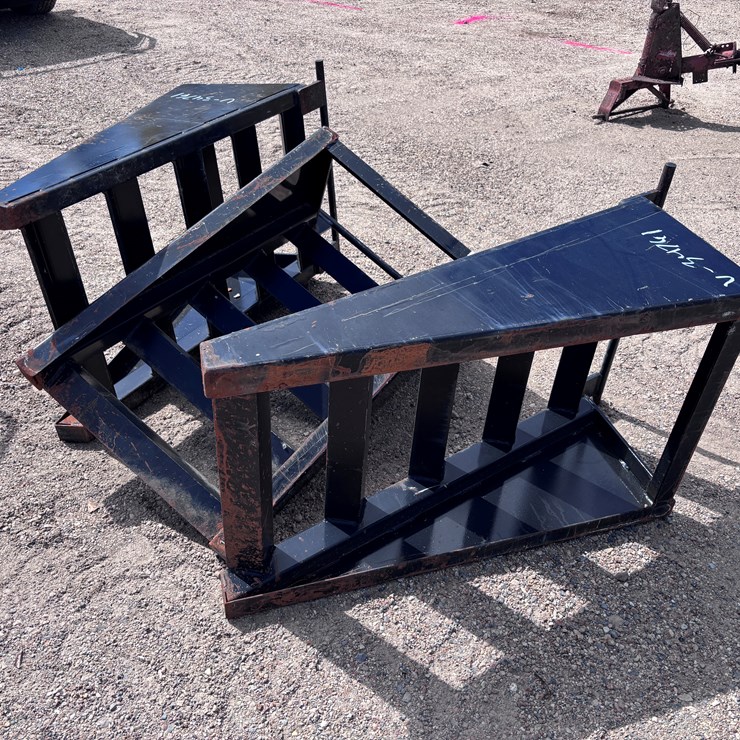 #1717 • 3 TRAILER RAMPS