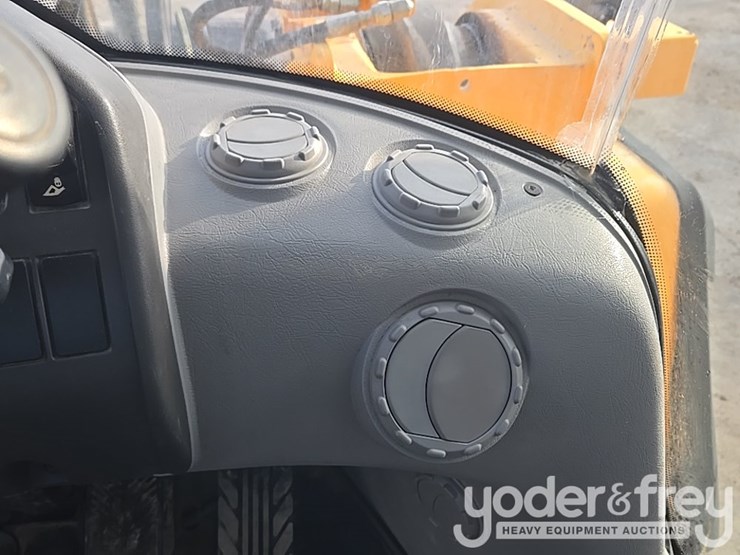 2014-volvo-l150h-image-97