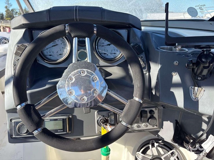 2013-29ft.-larson-lxi292-boat-with-30ft-t/a-loadmaster-boat-trailer-image-31