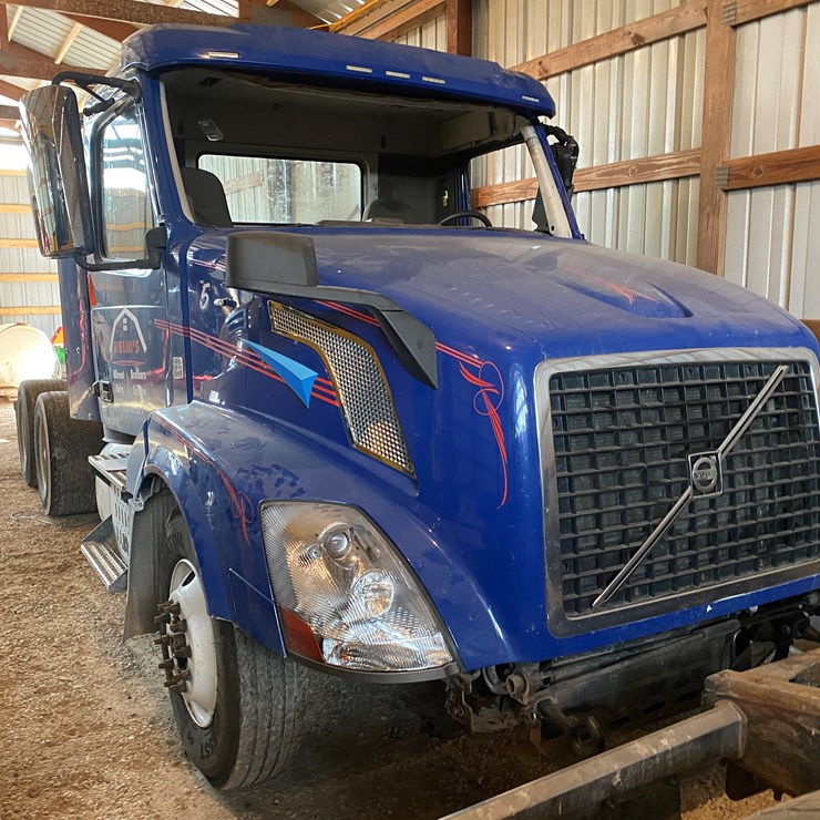 #310 • 2015 Volvo D13 Tandem Axle Semi ROLLED OVER (Has WI Title) (Algoma, WI)