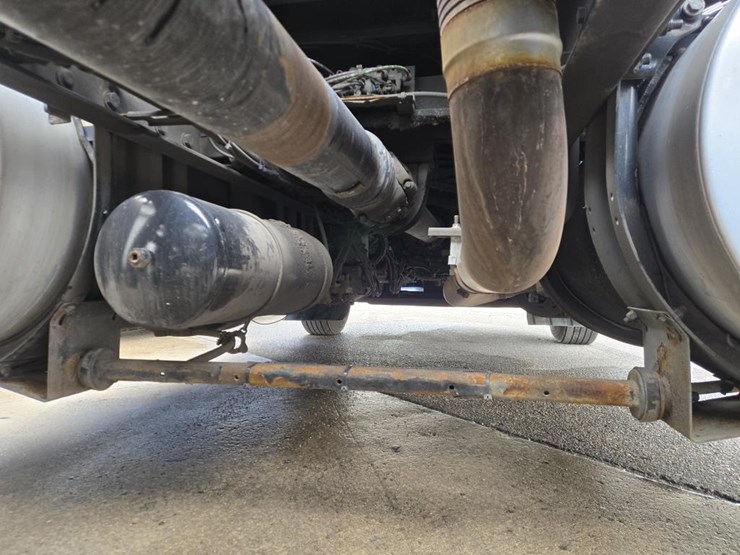 2018-kenworth-t680-image-40