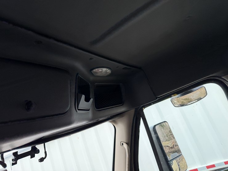 #40952-•-2016-freightliner-t/a-daycab-truck-tractor-3akjged50gshn2261-image-64