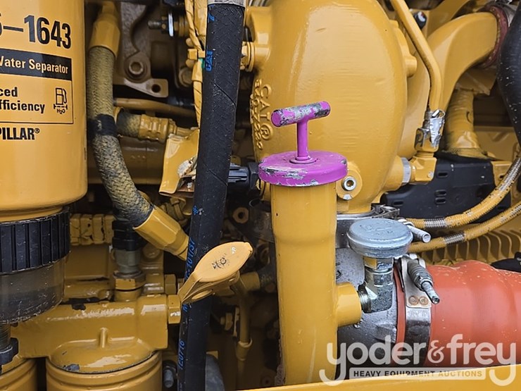 2015-caterpillar-12m3-image-64