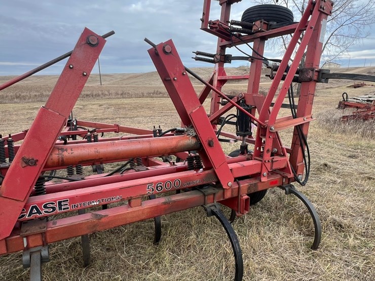 case-ih-5600-image-14