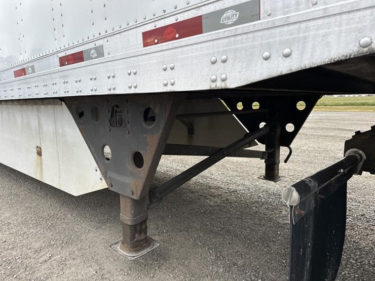 2015-utility-53'-image-9