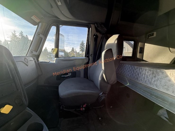 2017-international-prostar-image-28