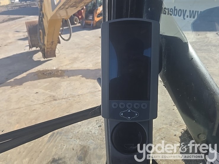 2016-caterpillar-335fl-image-73