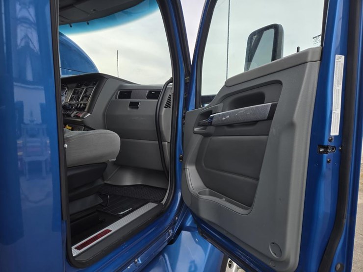 2018-kenworth-t680-image-50