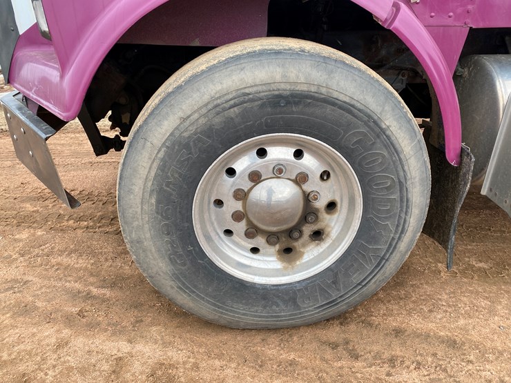 #400-•-1988-freightliner-boom-pump-truck-(has-wi-title)-(arpin,-wi)-image-10