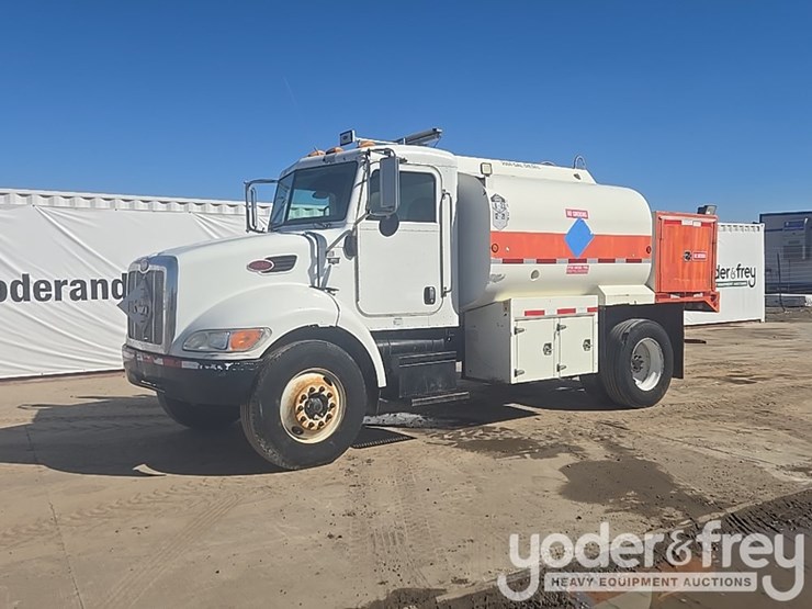 2009-peterbilt-335-image-1