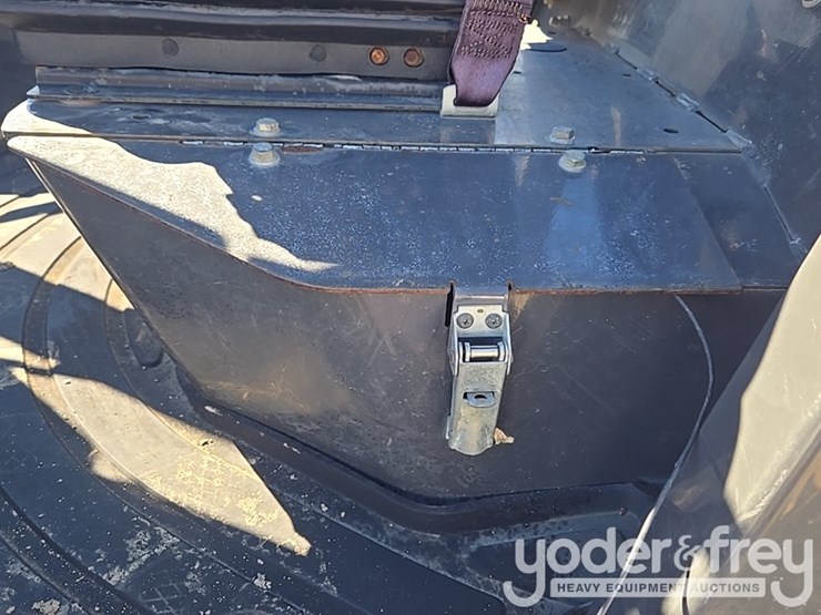 2018-case-586h-image-59