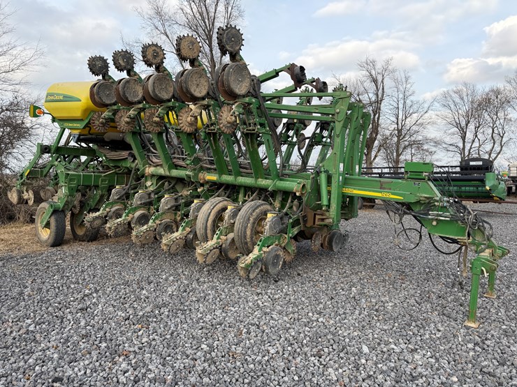 john-deere-1790-image-2