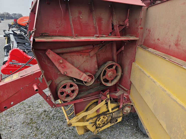 new-holland-849-image-9