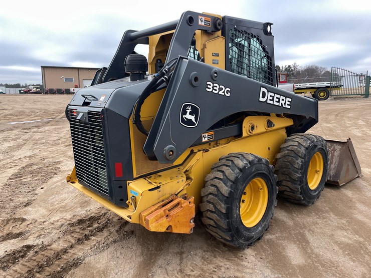 2019-john-deere-332-image-3