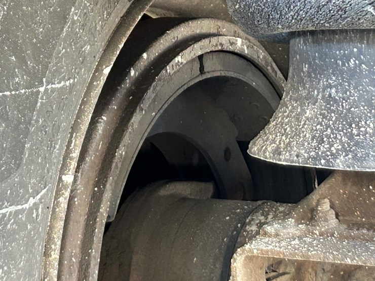 2014-utility-53'-image-37