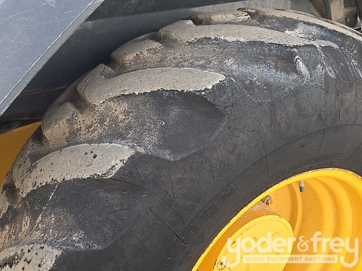 2018-deere-310sl-image-23