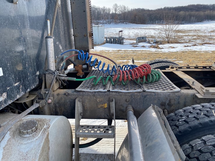 1999-kenworth-t800-image-22