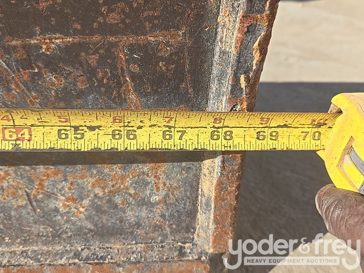 2020-deere-35g-image-40