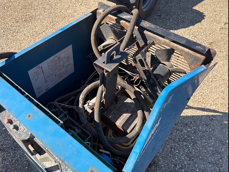 #2588-•-miller-welding-machine-image-4