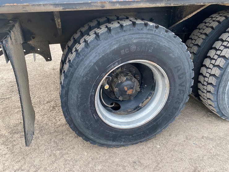 1999-mack-rd690s-image-49