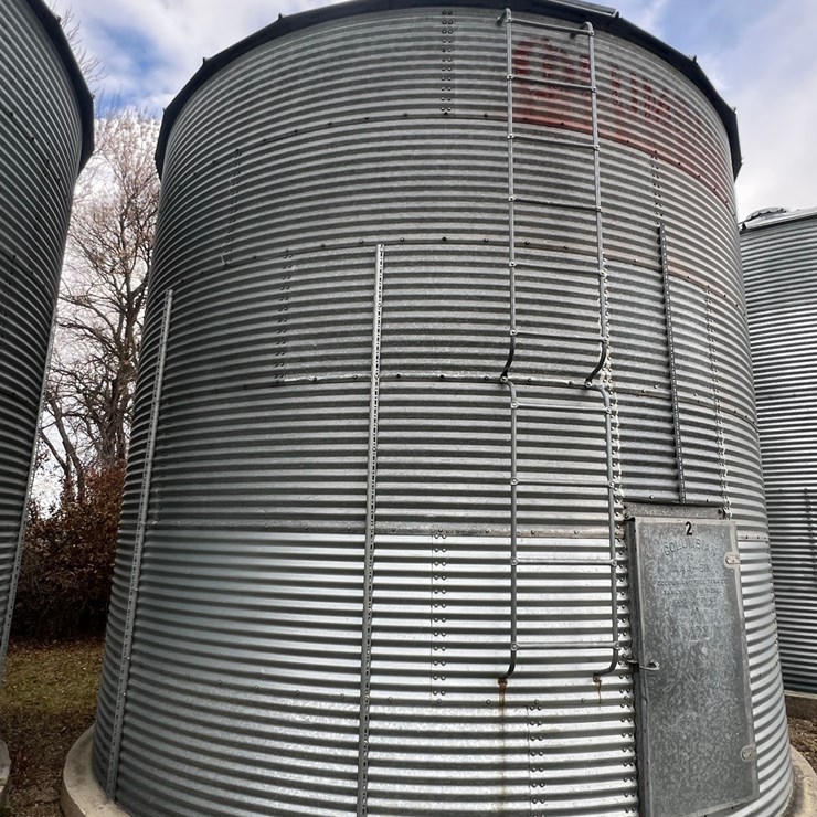 Lot 24. 3,250 bu. Columbian grain bin to be moved (bin 2)
