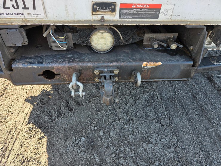 dodge-5500-bucket-truck-image-13