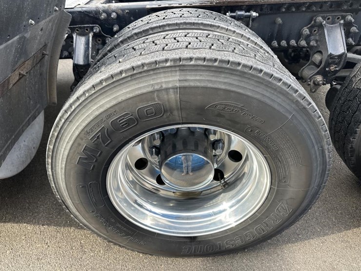 2022-volvo-10-image-55