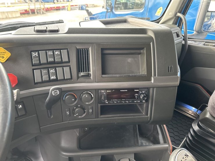 2022-volvo-10-image-45