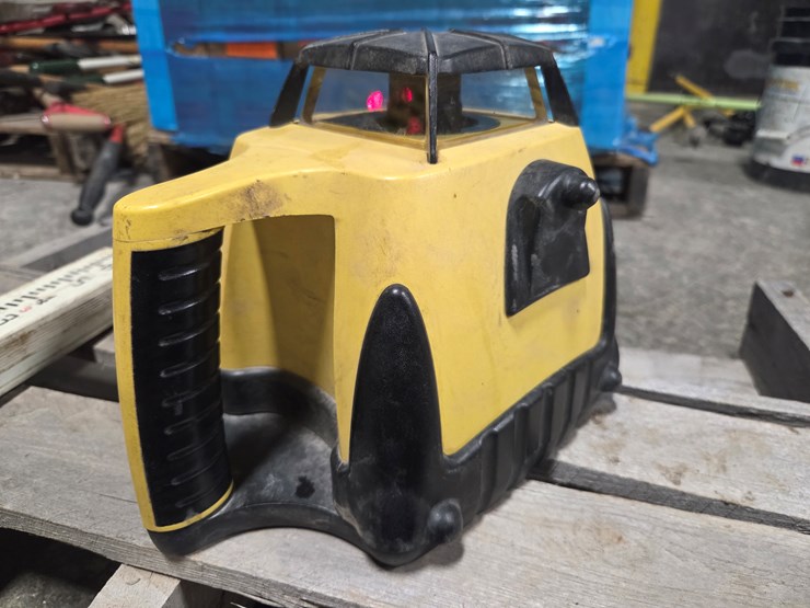 #5438-•-leica-rugby-270sg-laser-transit-w/-story-pole-image-4