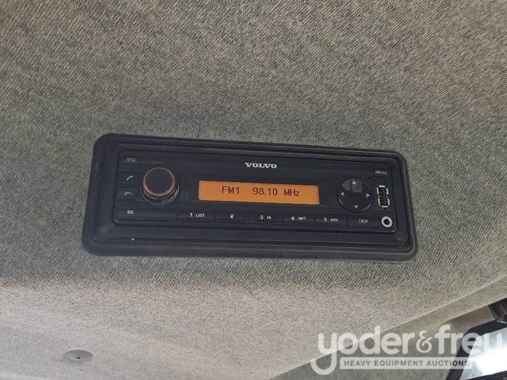 2017-volvo-l110h-image-82