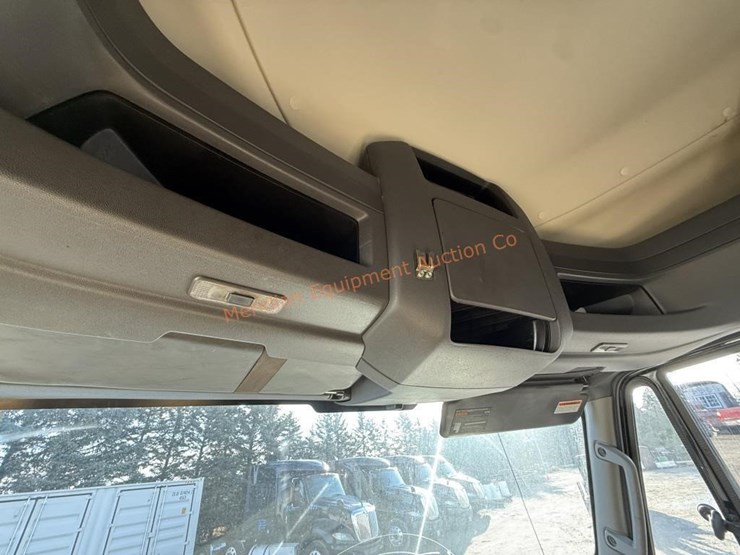 2017-international-prostar-image-30