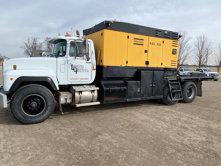 1999-mack-rd690s-image-18