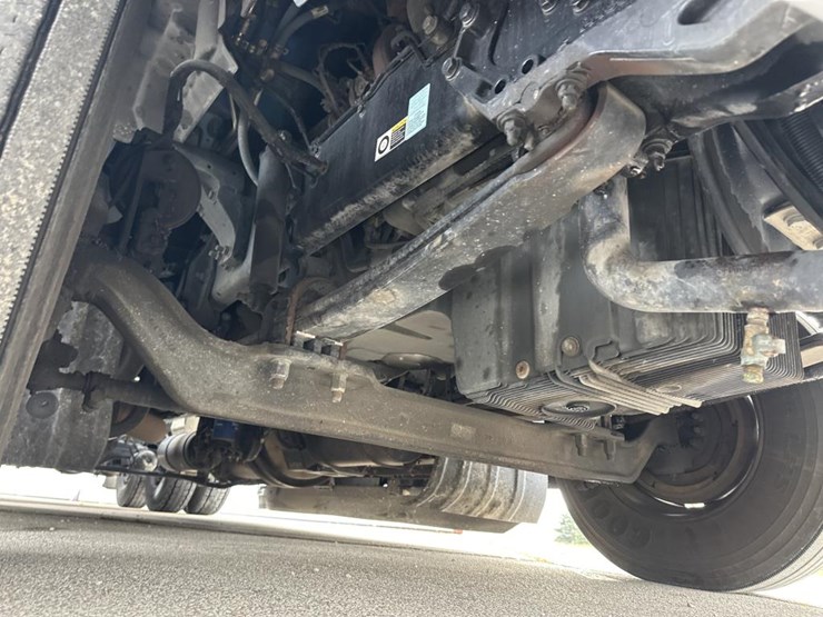 2022-kenworth-t680-image-30