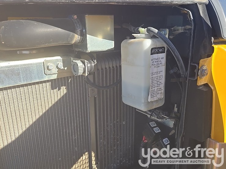 2020-deere-35g-image-67