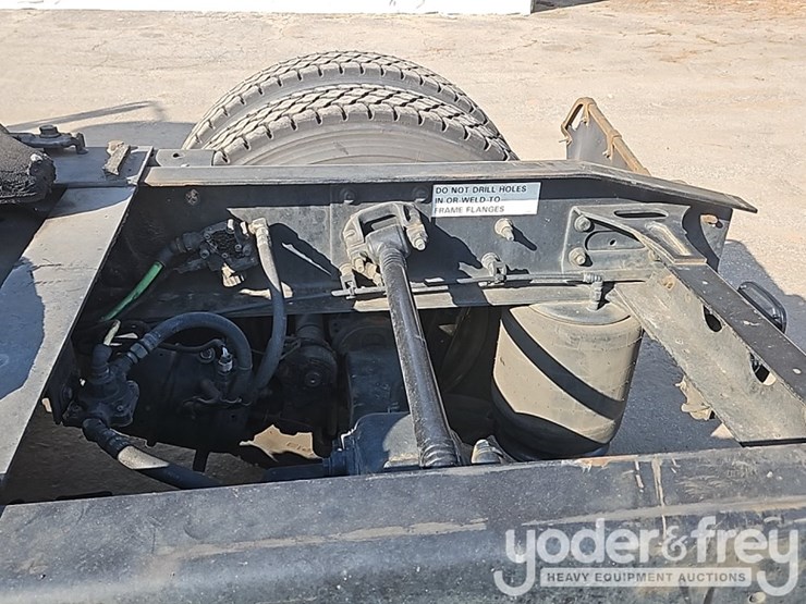 2017-international-8600-image-20