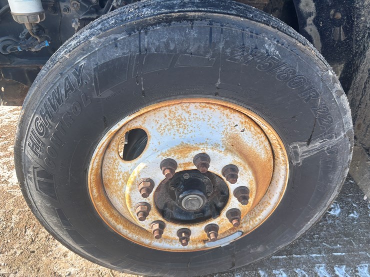 #2294-•-2013-freightliner-m2-flatbed-truck-image-56