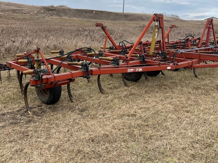 lot-49.-1981-33’-morris-magnum-model-cp-731-chisel-plow-w/3-bar-harrows,-well-maintained-unit,-super-clean-and-straight,-check-photos-image-6