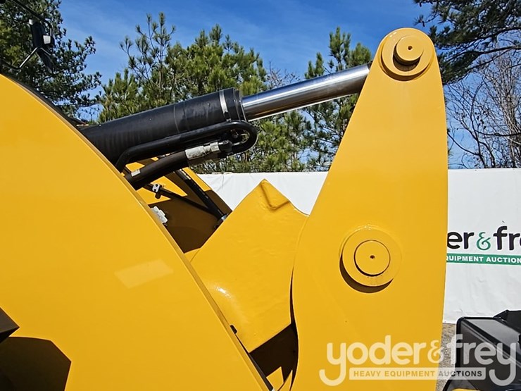 2026-caterpillar-930-image-51