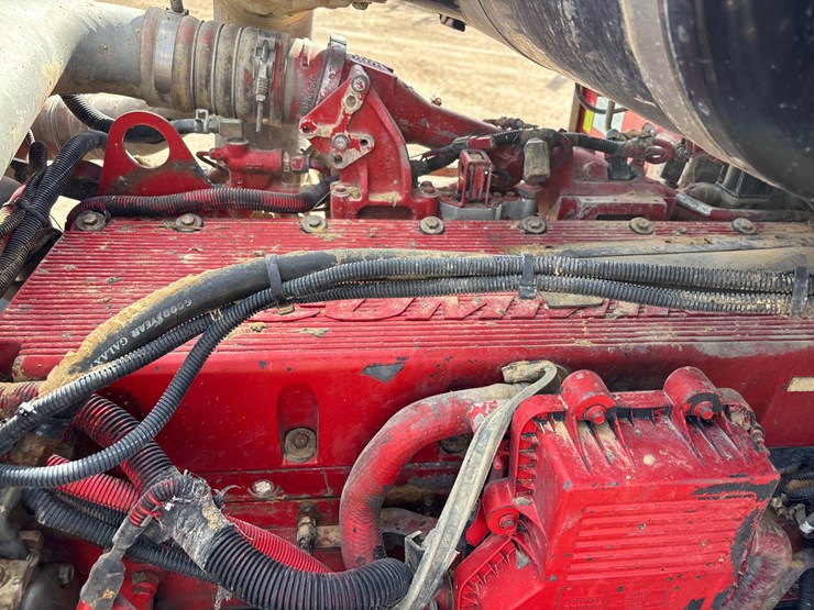 2008-peterbilt-365-image-17