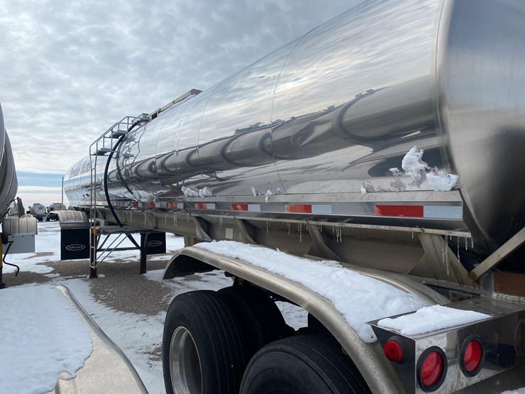 1989-walker-tanker-image-15