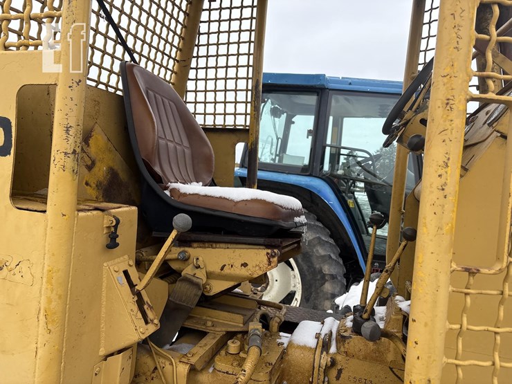 massey-ferguson-320-image-21