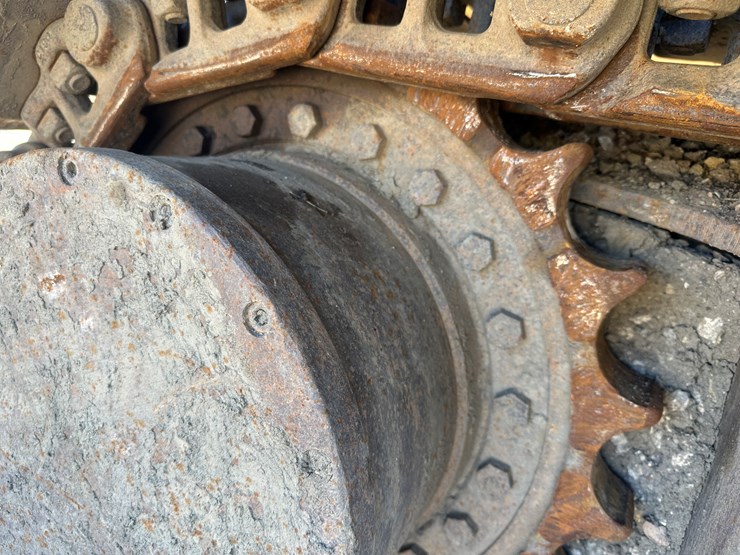 new-holland-eh215-image-74