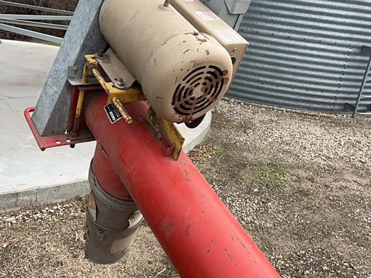 westfield-jump-auger,-has-5-hp-single-phase-220-electric-motor-image-33