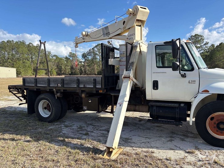 2003-international-durastar-4300-image-22