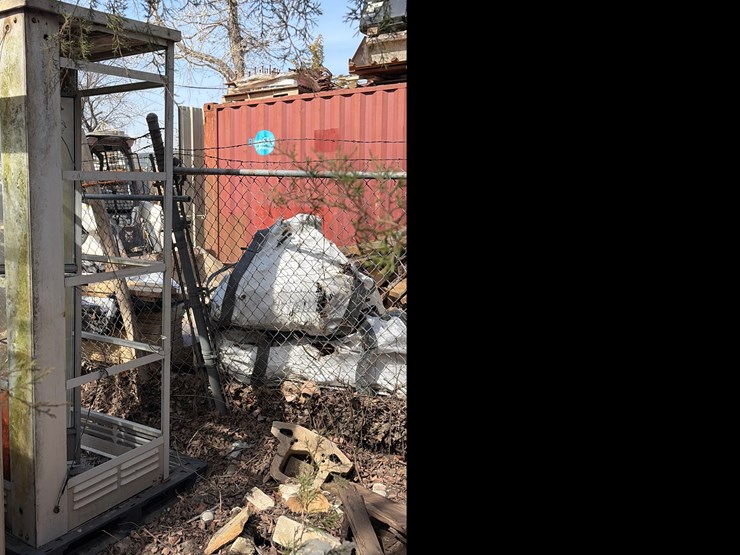 #1-•-vintage-phone-booth-image-2